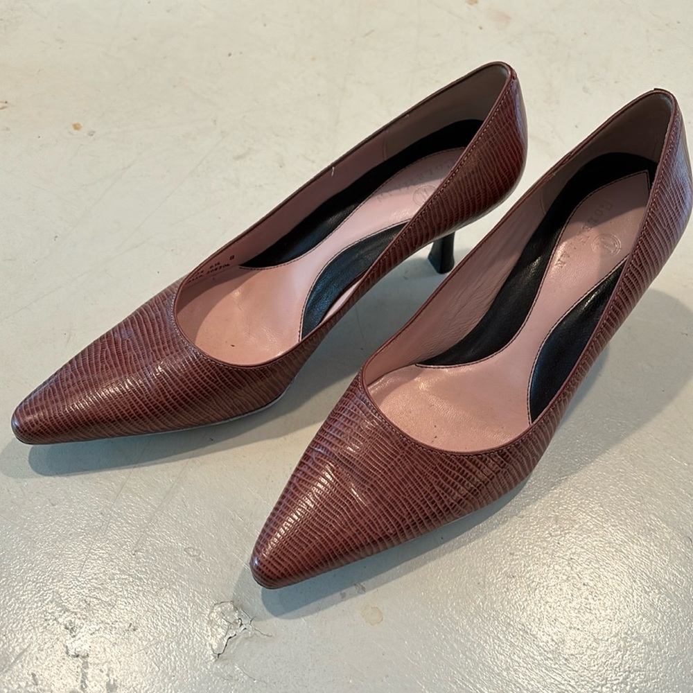 Cole Haan Mauve colors pumps with snake skin detail